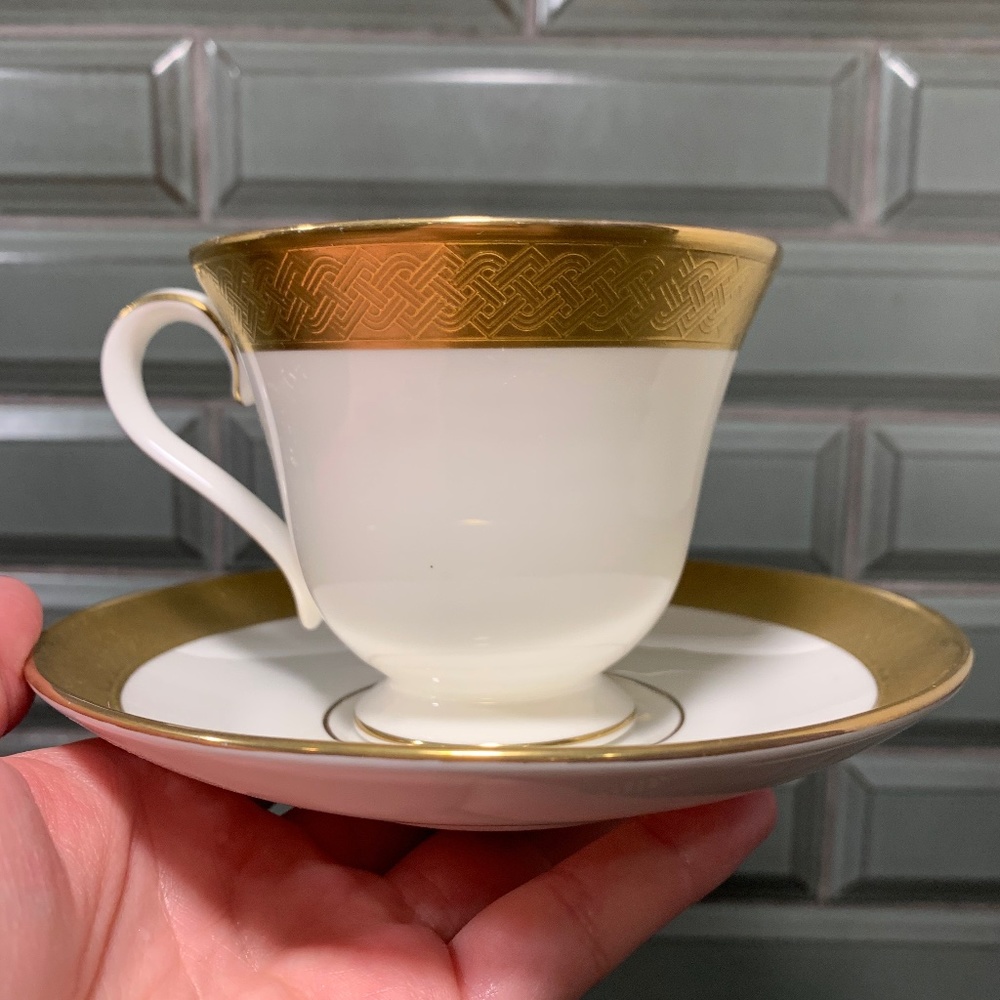 Waterford Kells Fine English China Gold Footed Tea Cup & Saucer Set